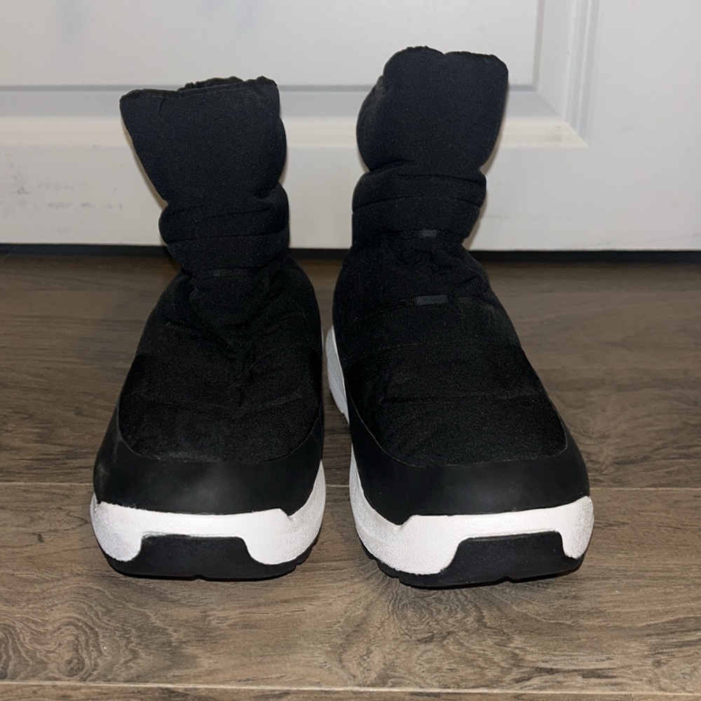 The North Face boots - Picture 2 of 4